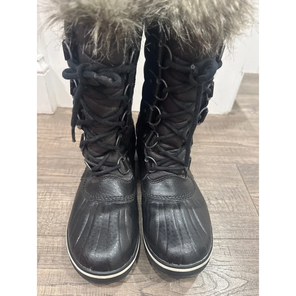 Sorel Tofino II Waterproof Winter Boots Black Faux Fur Trim Quilted Lace Up